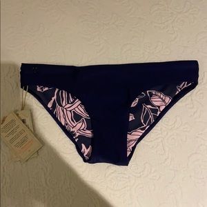 NWT Maaji reversible bikini bottoms